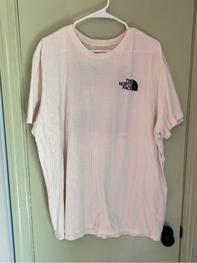 The North Face Men’s Short Sleeve Tee in off white with Black Logo